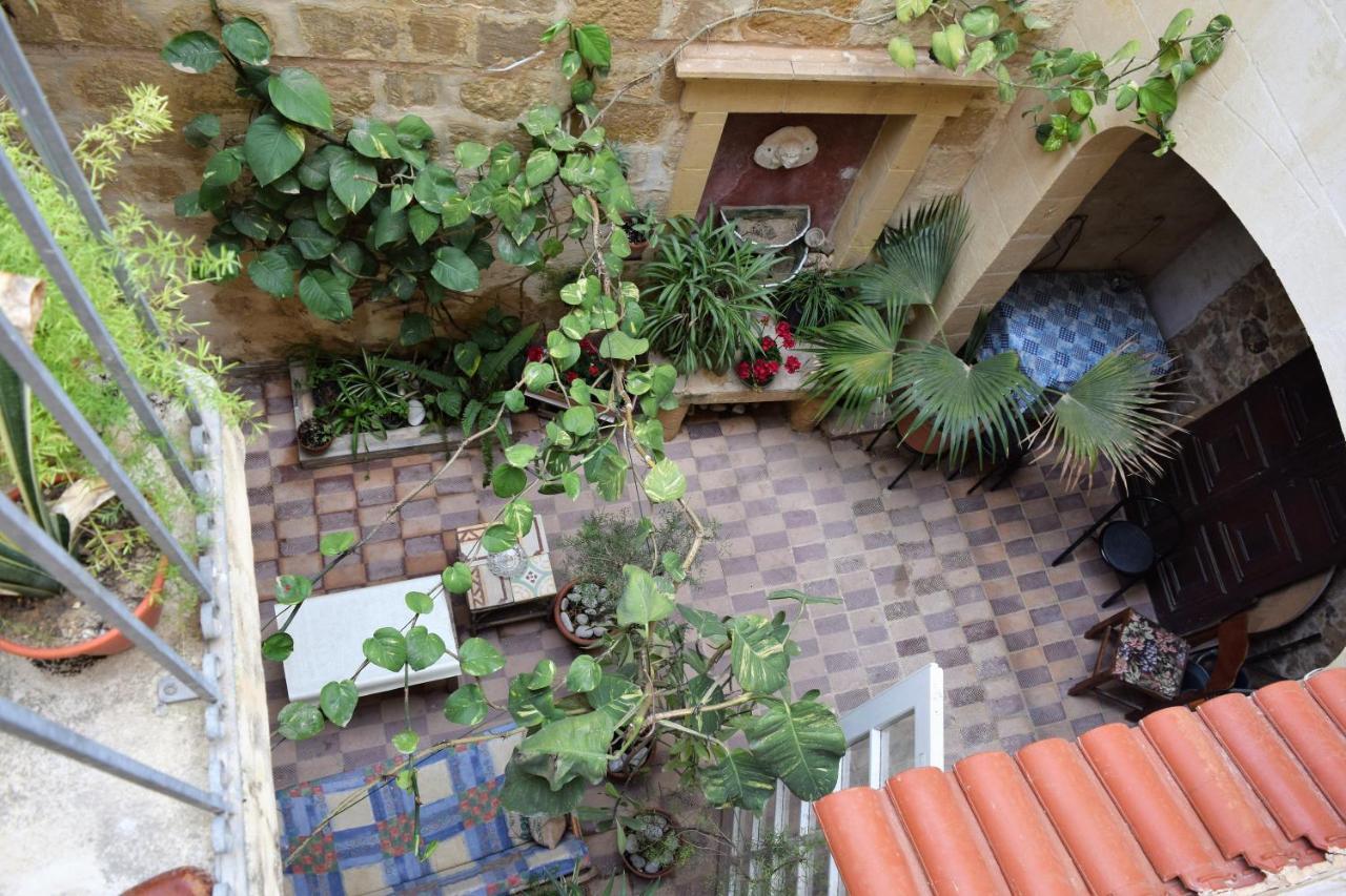Maria Townhouse Heart Of Victoria B&B מראה חיצוני תמונה
