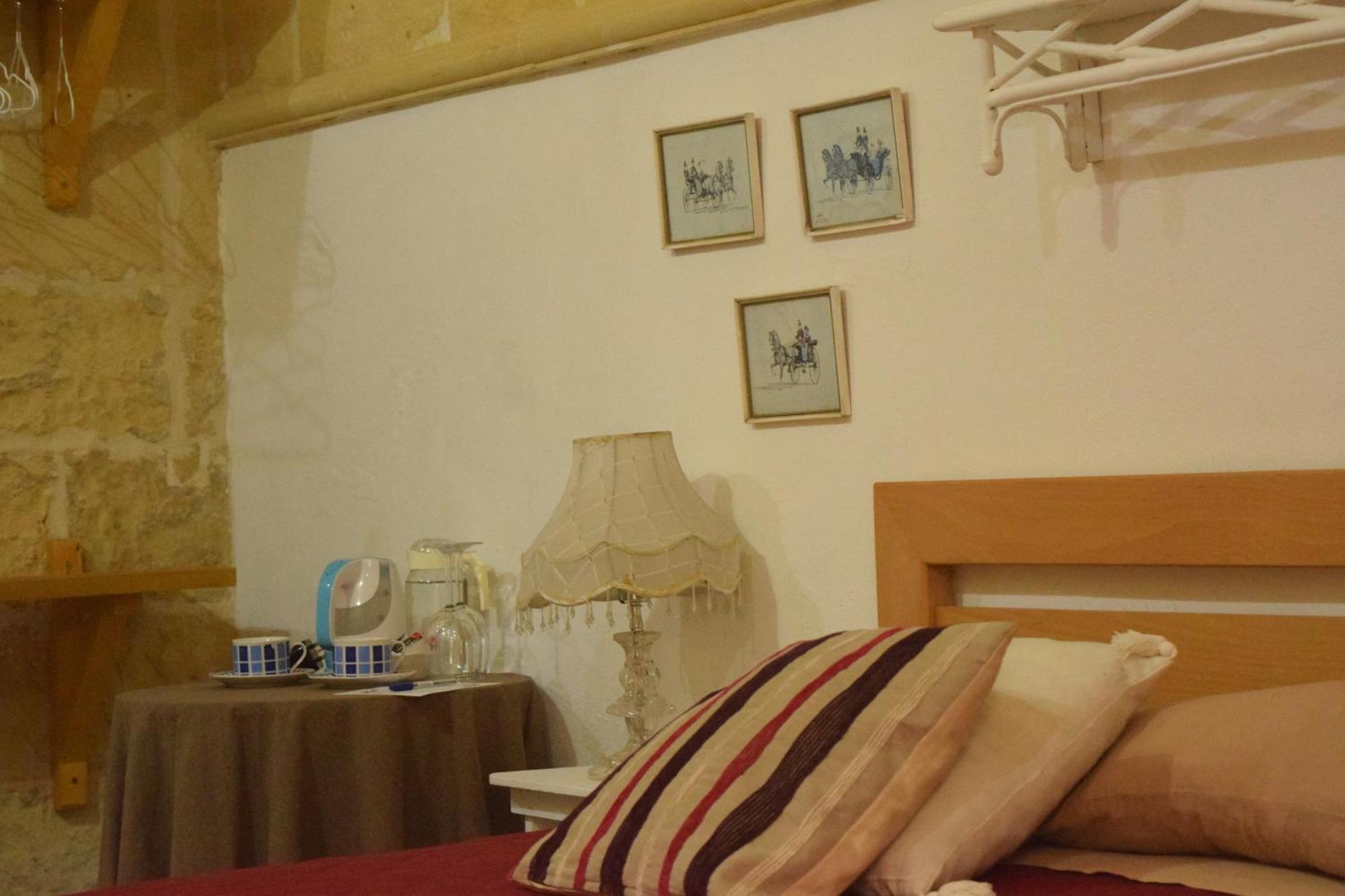 Maria Townhouse Heart Of Victoria B&B מראה חיצוני תמונה